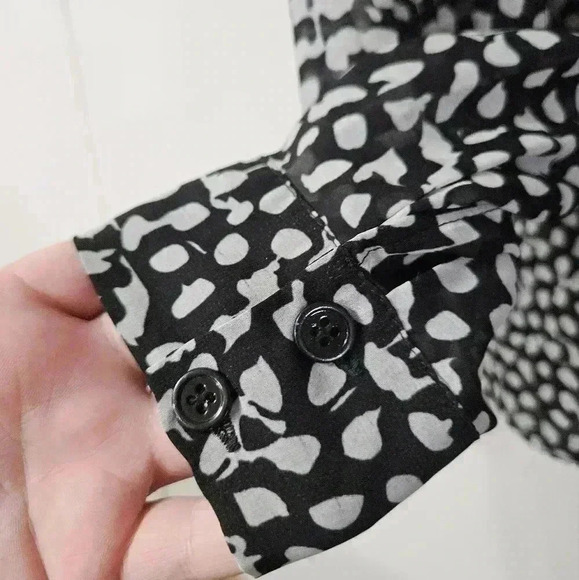 Sinequanon sheer button blouse! - Picture 2 of 7